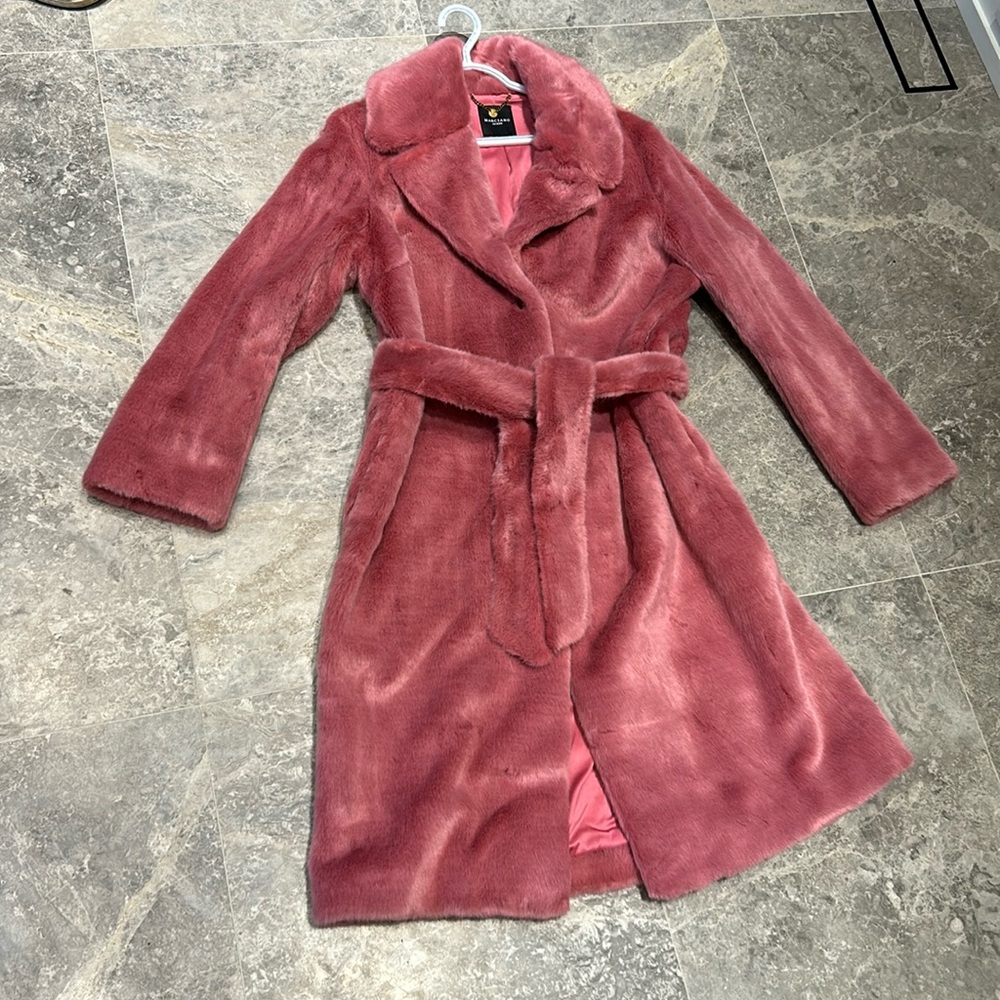 Stunning faux fur coat!!